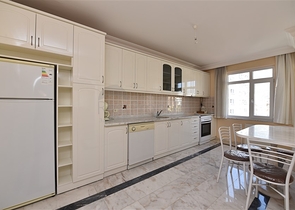 اطلالة بحر - مطبخ منفصل - شقة 2 غرفة وصالة في مهوتلار / الانيا 