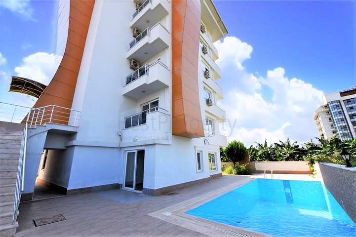 سعر مناسب - اطلالة بحر - شقة غرفة وصالة في منطقة كاستل / الانيا 