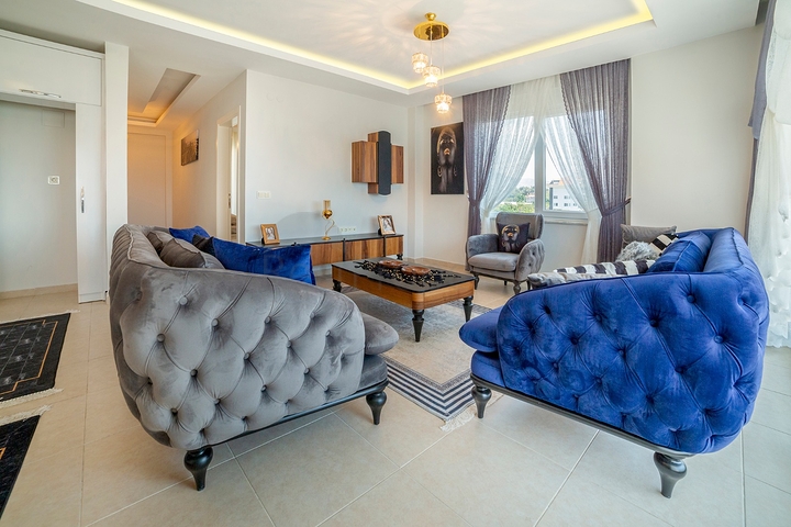 سعر مناسب - اطلالة بحر - شقة غرفة وصالة في منطقة كاستل / الانيا 