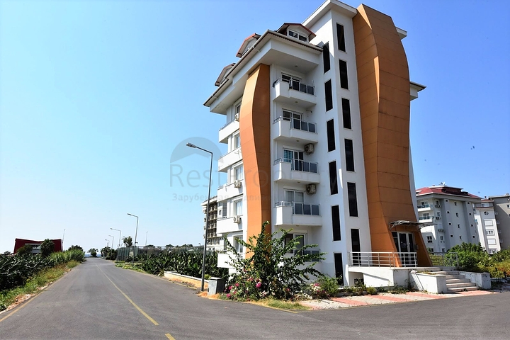 سعر مناسب - اطلالة بحر - شقة غرفة وصالة في منطقة كاستل / الانيا 