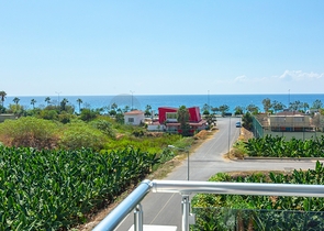 سعر مناسب - اطلالة بحر - شقة غرفة وصالة في منطقة كاستل / الانيا 