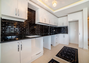 سعر مناسب - اطلالة بحر - شقة غرفة وصالة في منطقة كاستل / الانيا 