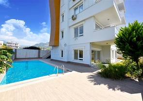 سعر مناسب - اطلالة بحر - شقة غرفة وصالة في منطقة كاستل / الانيا 