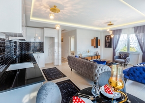 سعر مناسب - اطلالة بحر - شقة غرفة وصالة في منطقة كاستل / الانيا 