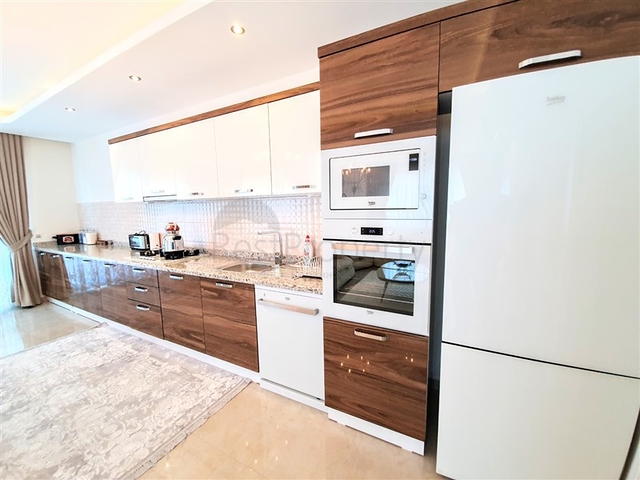 منزل احلامكم - شقة عائلية فاخرة ضمن مجمع 5 نجوم في الانيا 