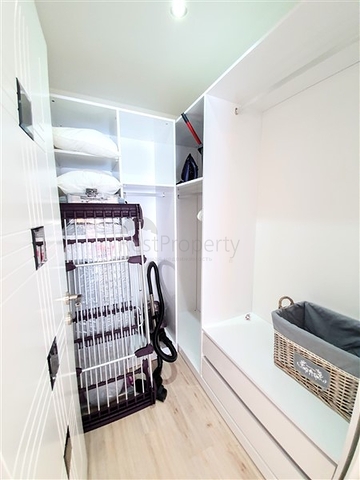 منزل احلامكم - شقة عائلية فاخرة ضمن مجمع 5 نجوم في الانيا 