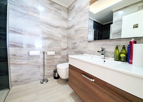 منزل احلامكم - شقة عائلية فاخرة ضمن مجمع 5 نجوم في الانيا 