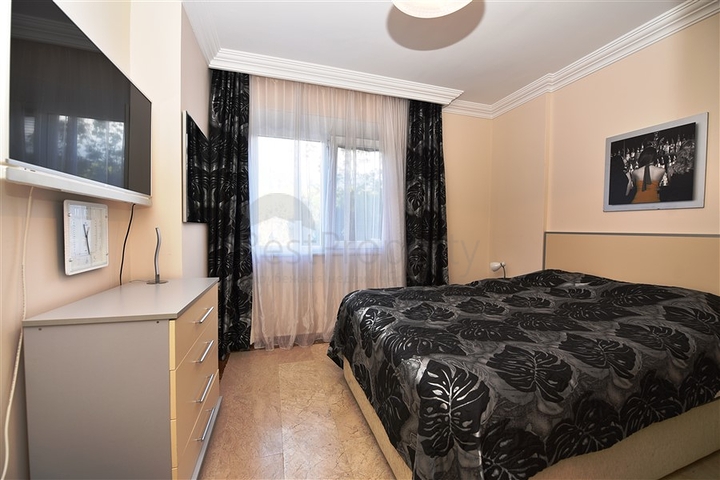 شقة عائلية - غرفتين وصالة - ضمن مجمع سكني في مهموتلار / الانيا 