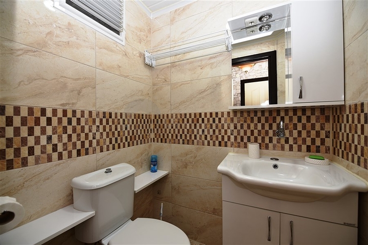 شقة عائلية - غرفتين وصالة - ضمن مجمع سكني في مهموتلار / الانيا 