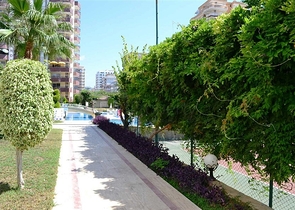 شقة عائلية - غرفتين وصالة - ضمن مجمع سكني في مهموتلار / الانيا 