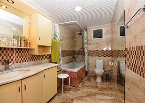 شقة عائلية - غرفتين وصالة - ضمن مجمع سكني في مهموتلار / الانيا 