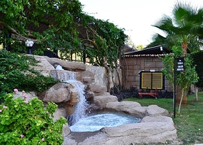 شقة عائلية - غرفتين وصالة - ضمن مجمع سكني في مهموتلار / الانيا 