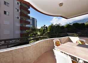 شقة عائلية - غرفتين وصالة - ضمن مجمع سكني في مهموتلار / الانيا 