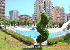 شقة عائلية - غرفتين وصالة - ضمن مجمع سكني في مهموتلار / الانيا 