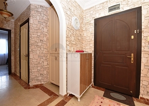 شقة عائلية - غرفتين وصالة - ضمن مجمع سكني في مهموتلار / الانيا 