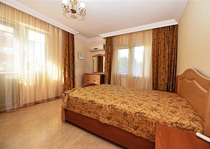 شقة عائلية - غرفتين وصالة - ضمن مجمع سكني في مهموتلار / الانيا 