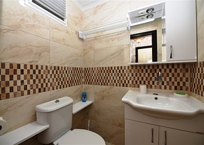 شقة عائلية - غرفتين وصالة - ضمن مجمع سكني في مهموتلار / الانيا 