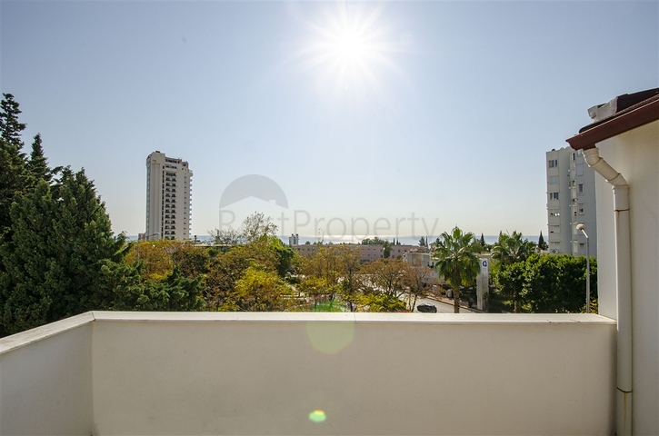 بيع مركز أعمال في منطقة لارا أنطاليا