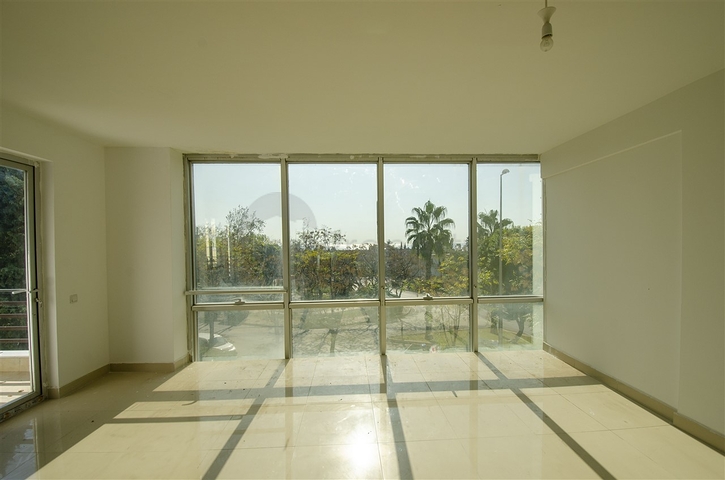 بيع مركز أعمال في منطقة لارا أنطاليا