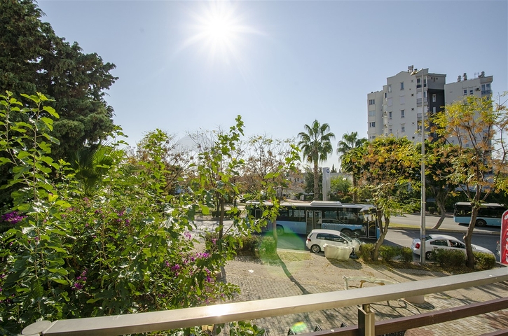 بيع مركز أعمال في منطقة لارا أنطاليا