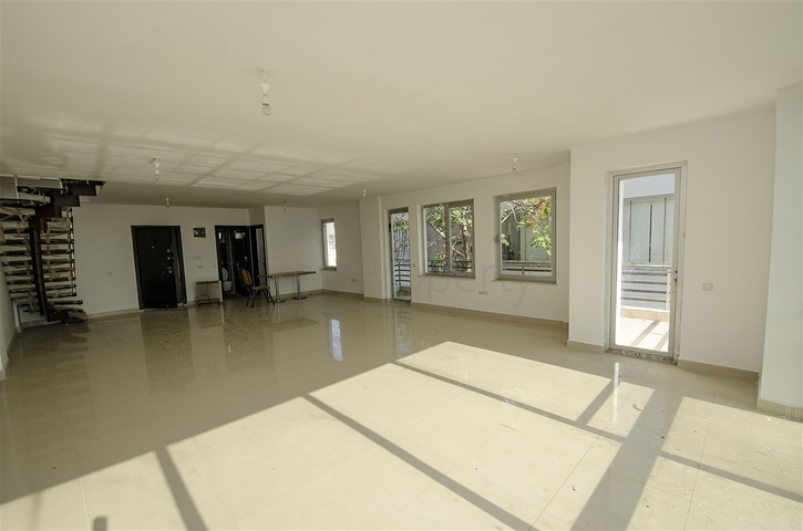 بيع مركز أعمال في منطقة لارا أنطاليا