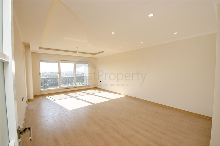 شقق 2 + 1 ، 3 + 1 ، 4 + 1 في مجمع في كونيالتي أنطاليا