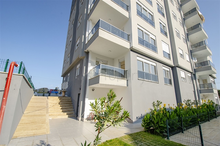 شقق 2 + 1 ، 3 + 1 ، 4 + 1 في مجمع في كونيالتي أنطاليا