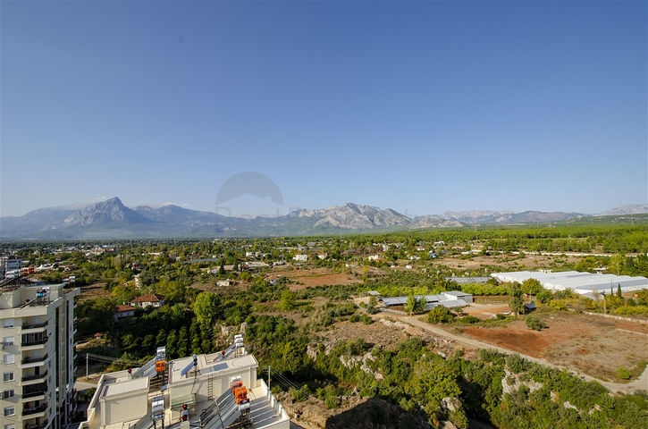 شقق 2 + 1 ، 3 + 1 ، 4 + 1 في مجمع في كونيالتي أنطاليا