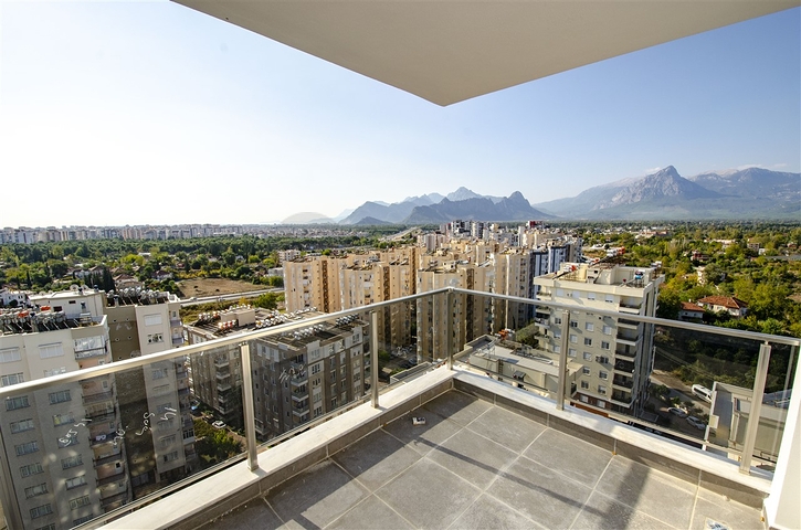 شقق 2 + 1 ، 3 + 1 ، 4 + 1 في مجمع في كونيالتي أنطاليا