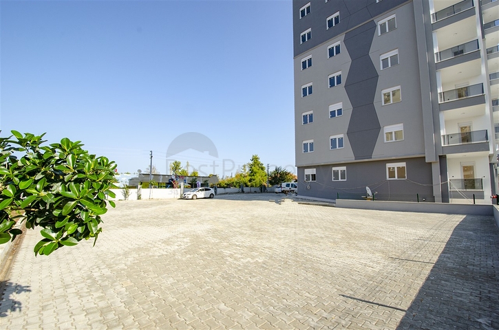 شقق 2 + 1 ، 3 + 1 ، 4 + 1 في مجمع في كونيالتي أنطاليا