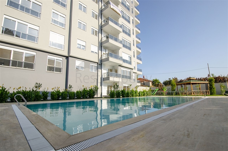 شقق 2 + 1 ، 3 + 1 ، 4 + 1 في مجمع في كونيالتي أنطاليا