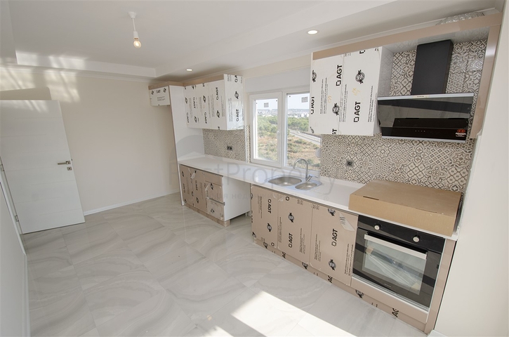 شقق 2 + 1 ، 3 + 1 ، 4 + 1 في مجمع في كونيالتي أنطاليا