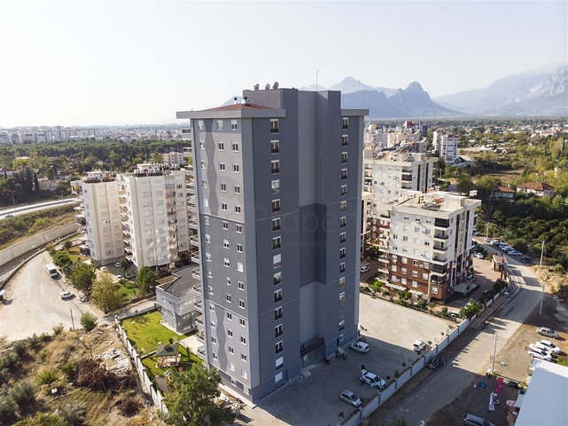 شقق 2 + 1 ، 3 + 1 ، 4 + 1 في مجمع في كونيالتي أنطاليا