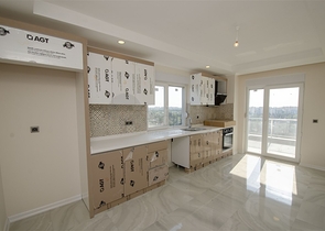 شقق 2 + 1 ، 3 + 1 ، 4 + 1 في مجمع في كونيالتي أنطاليا