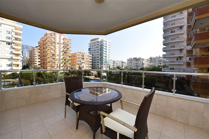 50 متر الى البحر - شقة 2 غرفة وصالة - مفروشة - في مهموتلار / الانيا 