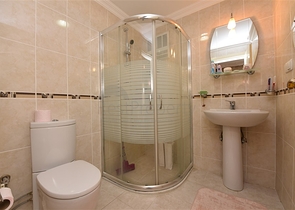 50 متر الى البحر - شقة 2 غرفة وصالة - مفروشة - في مهموتلار / الانيا 