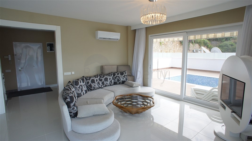 اطلالة بحر - فيلا فاخرة - 3 غرف نوم وصالة - كارجي جاك / الانيا 