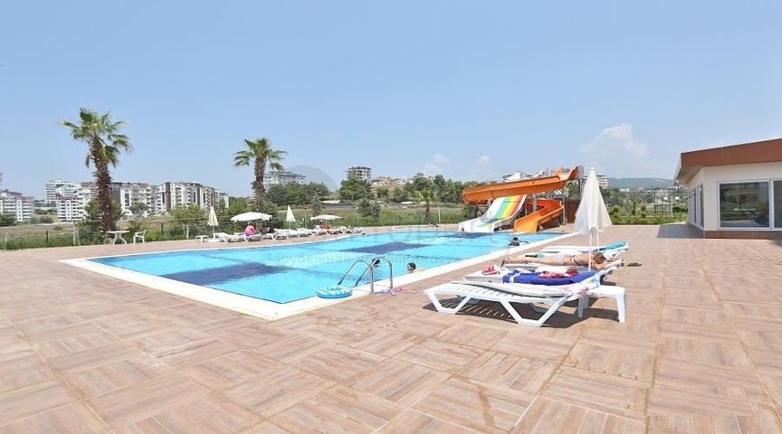 شقة بتصميم استديو - مفروشة -ضمن مجمع سكني حديث في افسلار / الانيا 