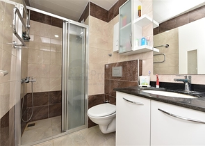 شقة بتصميم استديو - مفروشة -ضمن مجمع سكني حديث في افسلار / الانيا 