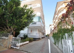 سعر مناسب - شقة مفروشة - 2 غرفة وصالة - في منطقة اوبا / الانيا 