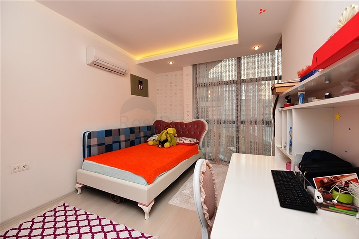 شقة عائلية - 3 غرف وصالة - مفروشة - ضمن منطقة جيكجلي الراقية في الانيا 