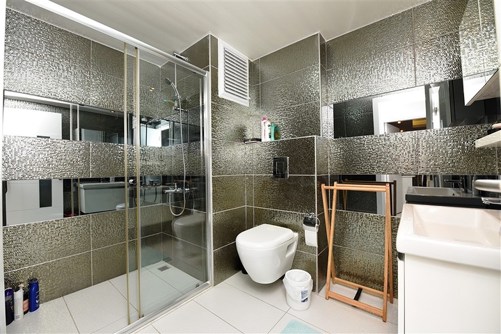 شقة عائلية - 3 غرف وصالة - مفروشة - ضمن منطقة جيكجلي الراقية في الانيا 