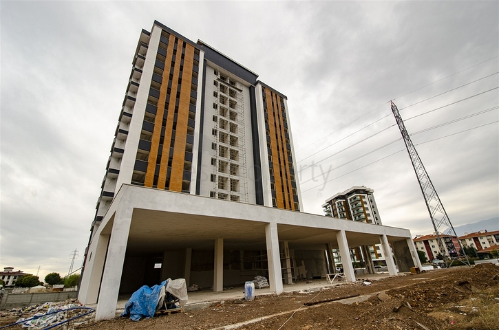 عرض تجاري بالقرب من جامعة بيليم في أنطاليا