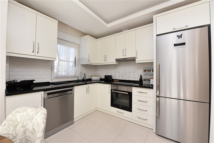 عرض خاص - سعر منافس - شقة 2 غرفة وصالة ضمن مجمع في افسلار / الانيا 