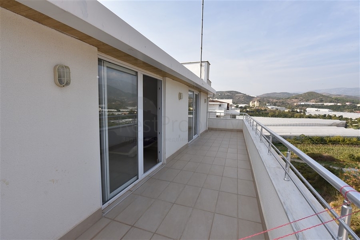 دوبلكس واسعة - ضمن مجمع سكني - ديمرتاش / الانيا 