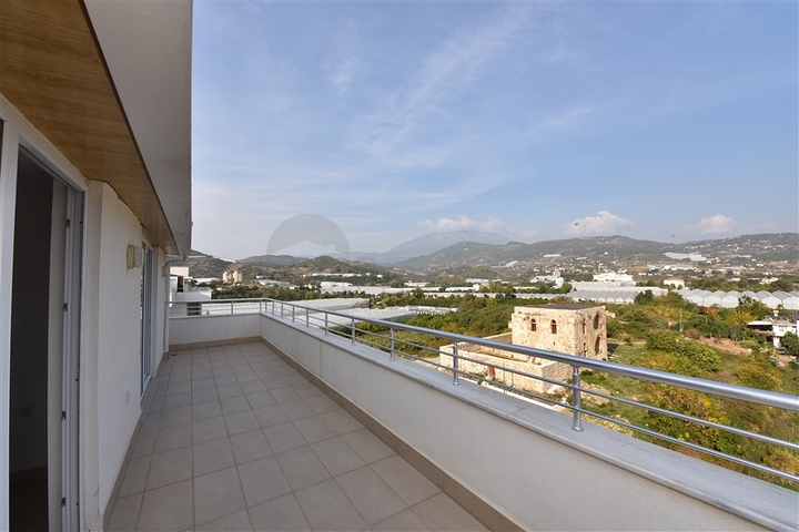 دوبلكس واسعة - ضمن مجمع سكني - ديمرتاش / الانيا 