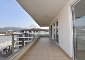 دوبلكس واسعة - ضمن مجمع سكني - ديمرتاش / الانيا 