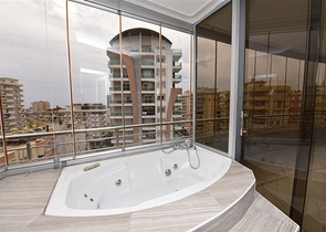 شقة عائلية - جاكوزي ضمن التراس - 2 غرفة وصالة في مهموتلار / الانيا 