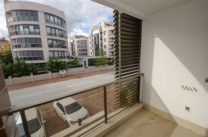 شقة 1 + 1 في منطقة ليمان كونيالتي  600 متر إلى البحر