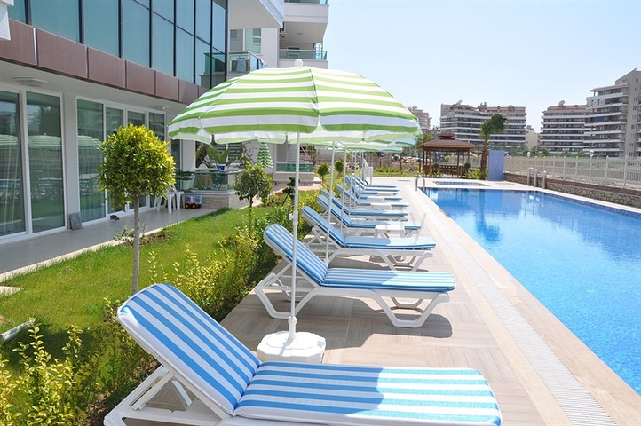 على ضفة النهر - مجمع حديث - شقة 2 غرفة وصالة - في كاستل / الانيا 